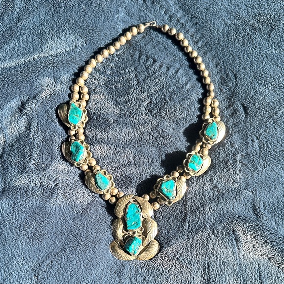 Vintage Jewelry - vintage Turquoise and silver blossom native Necklace
